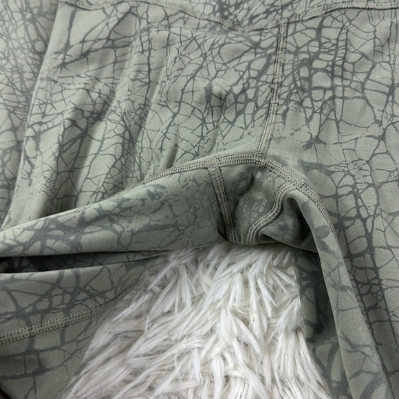 Lululemon Wunder Train High-Rise Tight 25" Thread Dye Rover Black - Picture 2 of 5